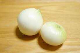 Hành tây lột vỏ